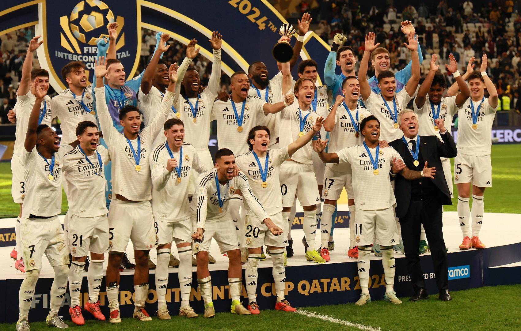 37分！亚历山大砍全场最高分，关键时刻摘10分定乾坤