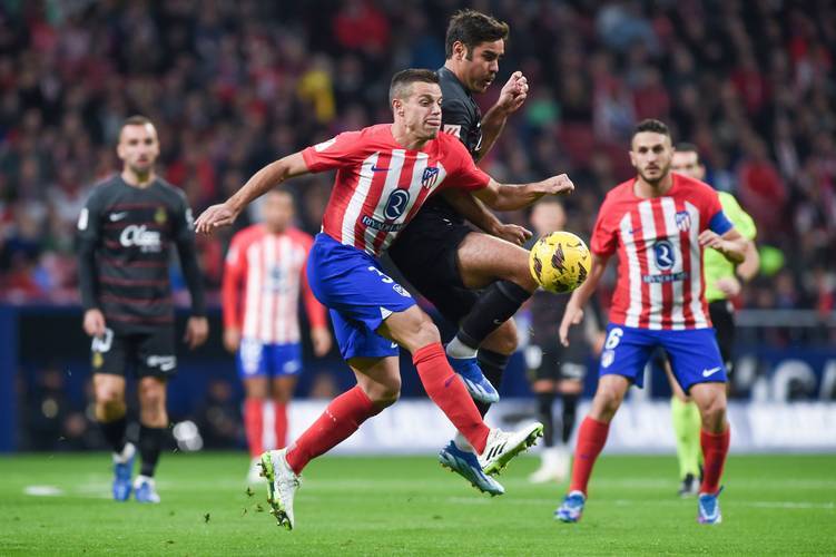 维尼修斯经历1334分钟球荒，皇马球迷嘘他=激励他？（1334分钟无进球，维尼修斯遭皇马球迷嘘声反成动力？）