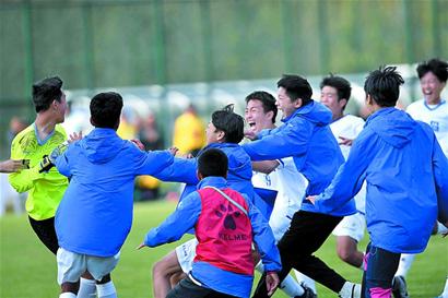 凯尔谈多特被扳平：红牌改变了场上局势，一系列失误导致如此结果（凯尔评多特遭追平：红牌改写战局，连串失误酿成此局面）