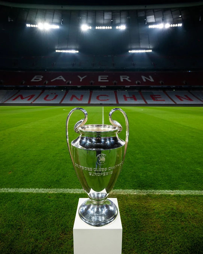 德天空：拜仁看上安德莱赫特17岁中场德卡特