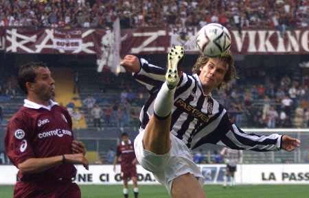 塔利亚菲科：期待与亚马尔PK，不排除未来去西班牙踢球（塔利亚菲科：盼与亚马尔过招，未来不排除前往西班牙踢球）