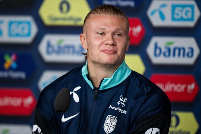 WTT总决赛女单1／8决赛，陈幸同4-2战胜队友石洵瑶，晋级8强