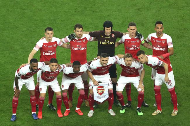 欧文突破防守造成杀伤，制造罚球