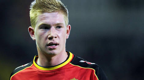 足球不会同情任何人（绿茵场从不怜悯任何人）