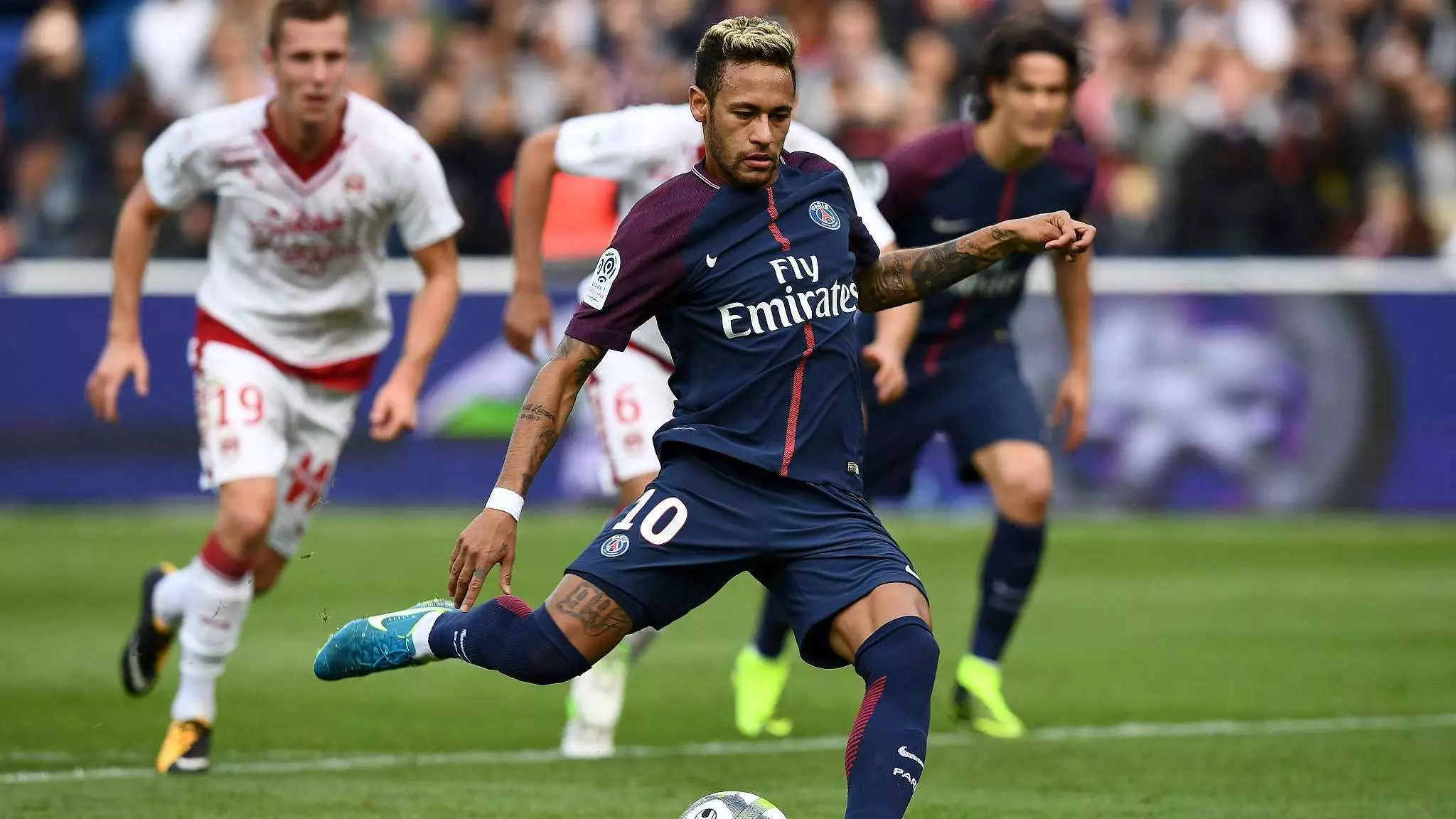 诱惑力拉满！巴乙铁腰情愿自掏70万解约，也要加盟一家中超球队