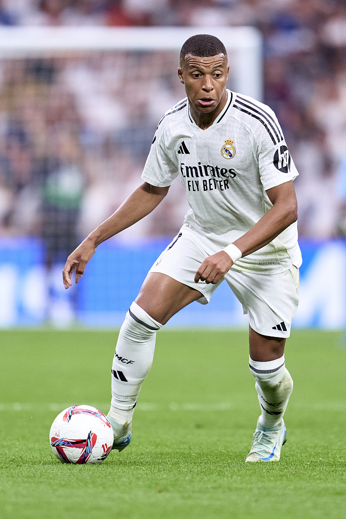 F1车手市场最新动向：哈贾尔顺利取代角田裕毅，红牛阵容迎来重要调整