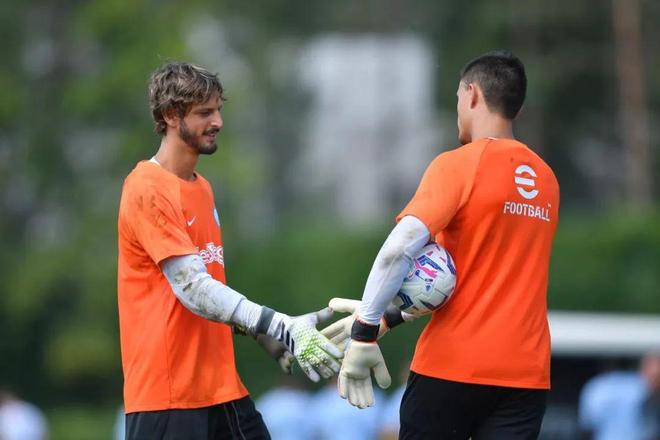 勇士领先11分被爵士逆转，库里甩锅球队防守，不提最后两投不中