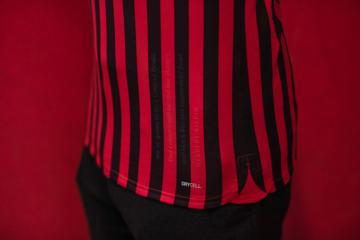 荷兰vs立陶宛：范戴克、德利赫特、哈维-西蒙斯首发