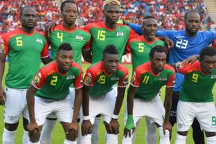 上海男篮三分雨淹没对手